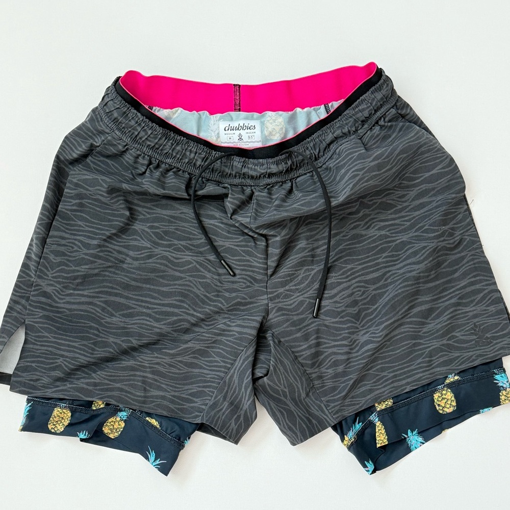 Chubbies Pineapple Ultimate Training Shorts Double-Layered Design Size Medium